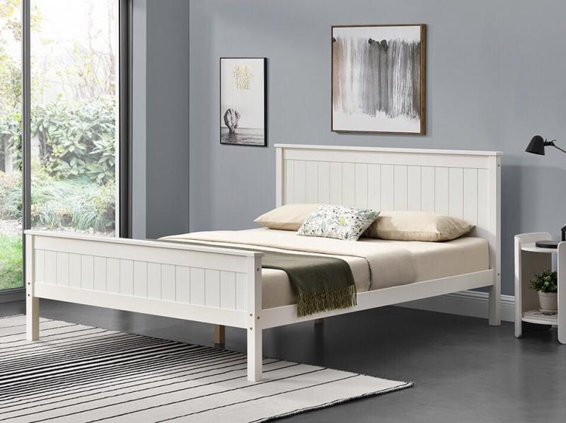 מיטה זוגית מעץ מלא מעוצבת בסגנון קלאסי המתאימה למזרון 160/200 דגם לינור 